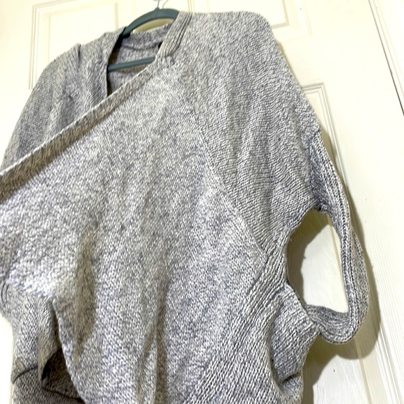 Must Have Fall Accessories Light Gray Cozy Cardigan with Pockets Size Medium - Picture 3 of 5